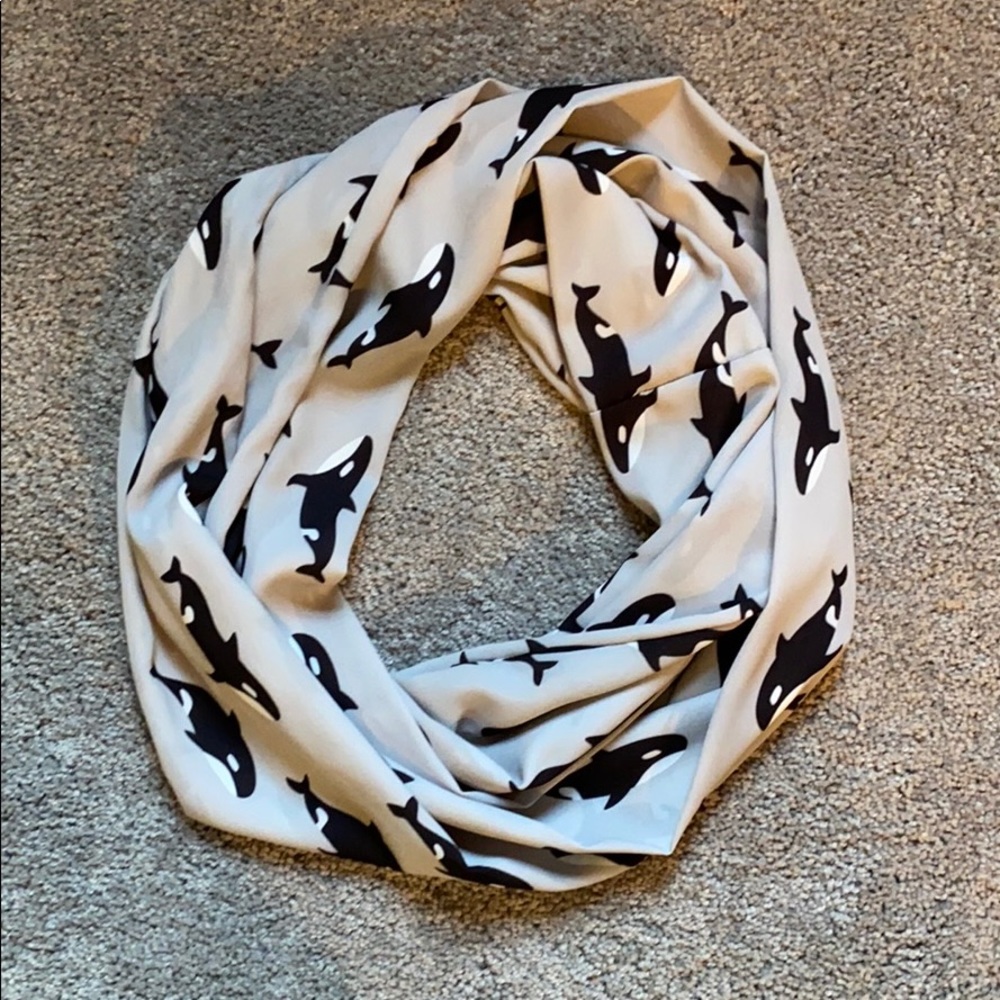 Infinity scarf